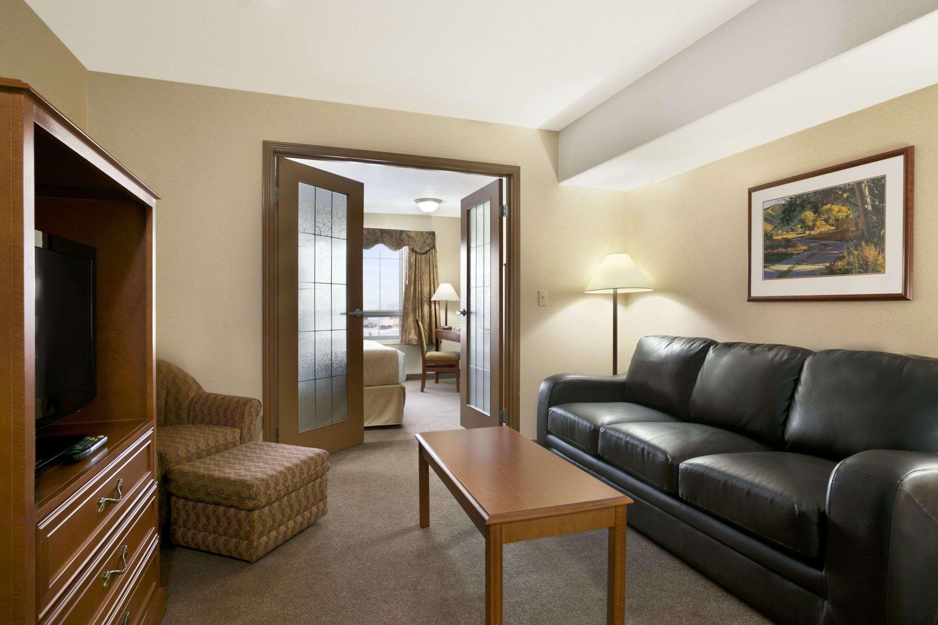 Super 8 By Wyndham High Level Ab Hotell Exteriör bild